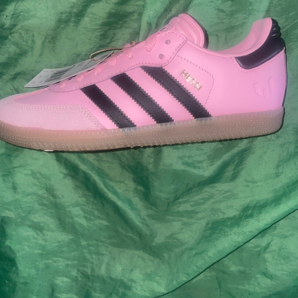 Adidas samba Messi j pink size 6 youth